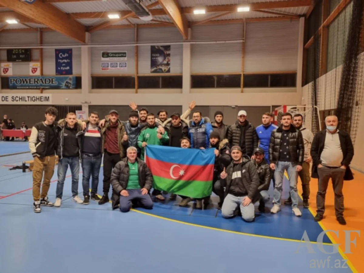 Ermənini məğlub edən Azərbaycan güləşçisi komandasına kubok qazandırıb