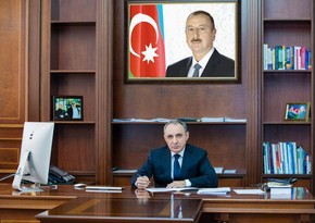 Kamran Əliyev Azərbaycan xanımlarını təbrik edib