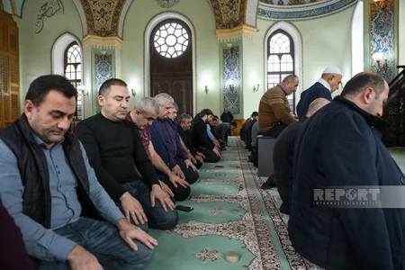 Prayers read in Azerbaijani mosques for plane crash victims