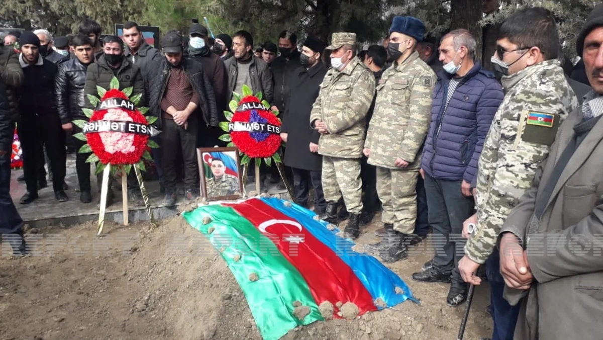 Yeni dünyaya gələn övladını görməyən şəhid kapitan dəfn edildi