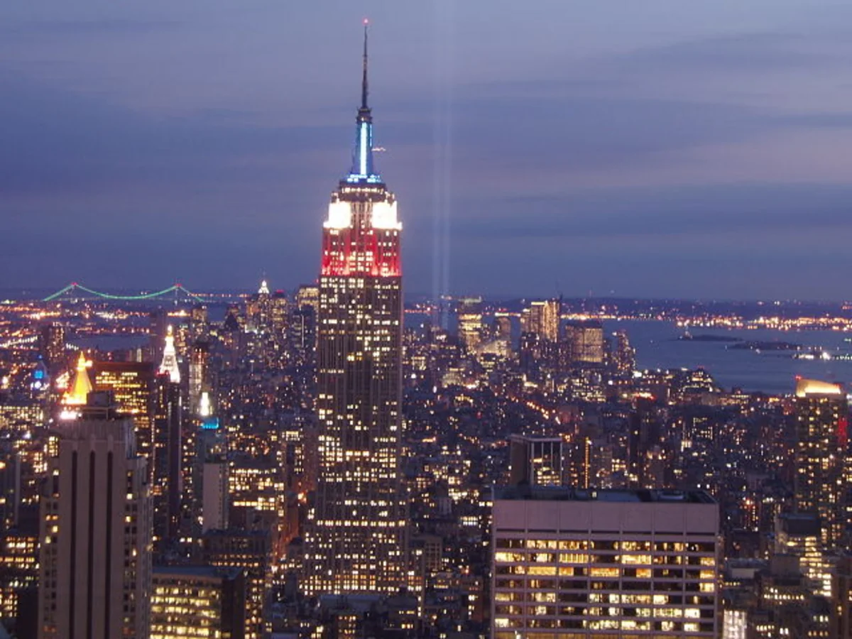 Drone hits Empire State Building in New York