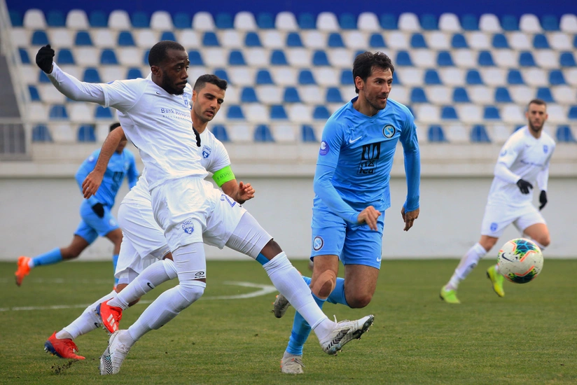Səbail təcrübəli futbolçusu ilə müqaviləni uzatdı