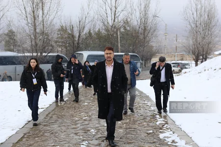 Participants of int'l Islamophobia conference visit Shusha fortress