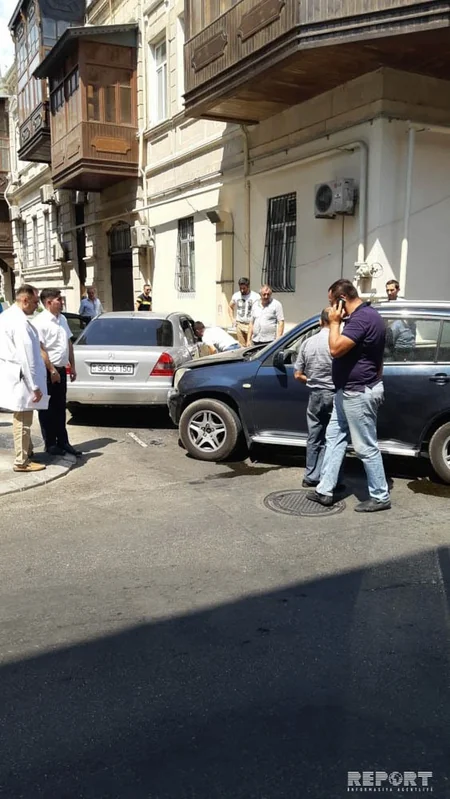 Bakıda iki avtomobil toqquşub - FOTO