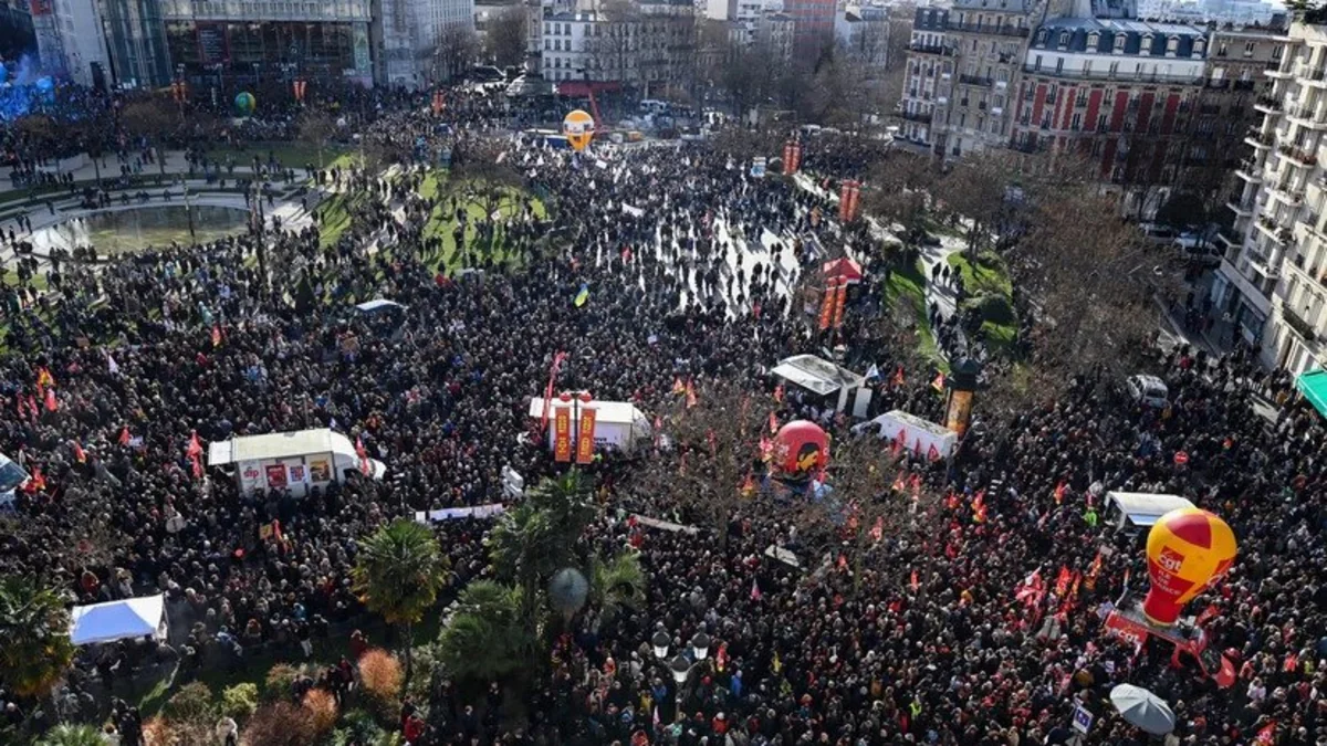 Over 500,000 protesters take to streets to oppose Macron's pension reforms