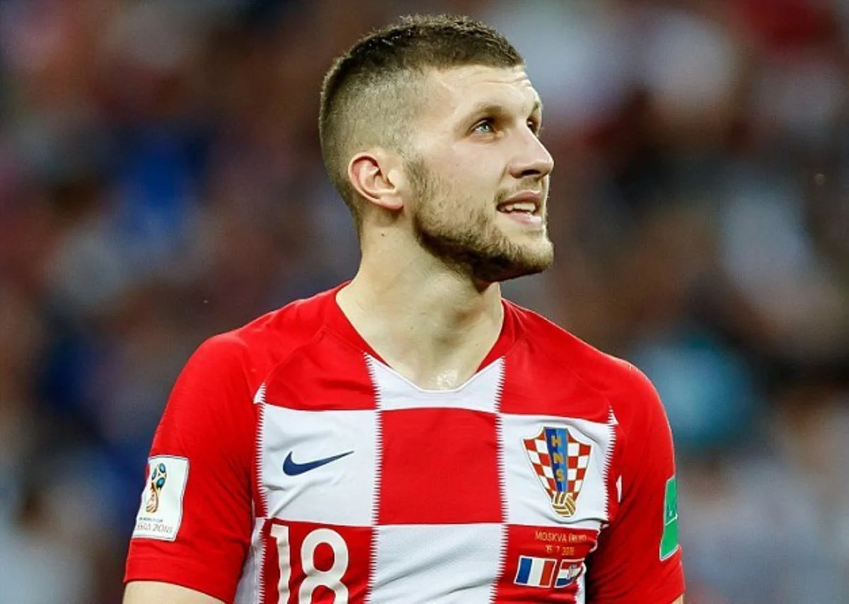 UEFA Xorvatiya millisinin futbolçusunun cəzasını azaldıb