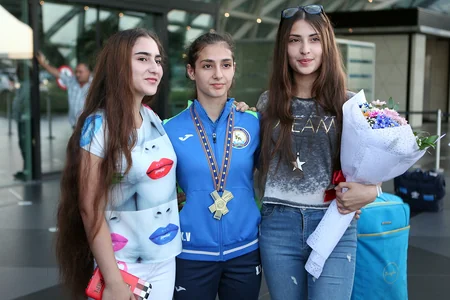 Avropa çempionatında 5 medal qazanan Azərbaycan cüdoçuları Bakıya qayıdıblar