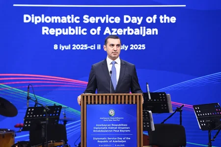 Diplomatların peşə bayramı günü münasibətilə Gülüstan sarayında rəsmi qəbul təşkil olunub - YENİLƏNİB