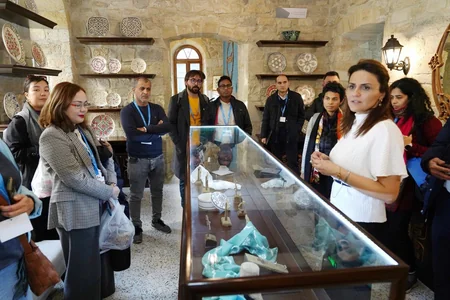 COP29 çərçivəsində Azərbaycana gələn xarici jurnalistlər tarixi, mədəni və nadir eksponatlarla tanış olublar