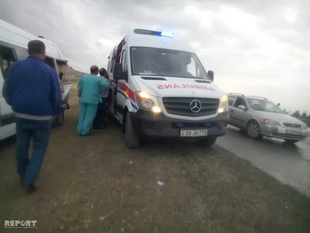 Siyəzəndə sərnişin avtobusu mikroavtobusla toqquşub, xəsarət alanlar var - FOTO