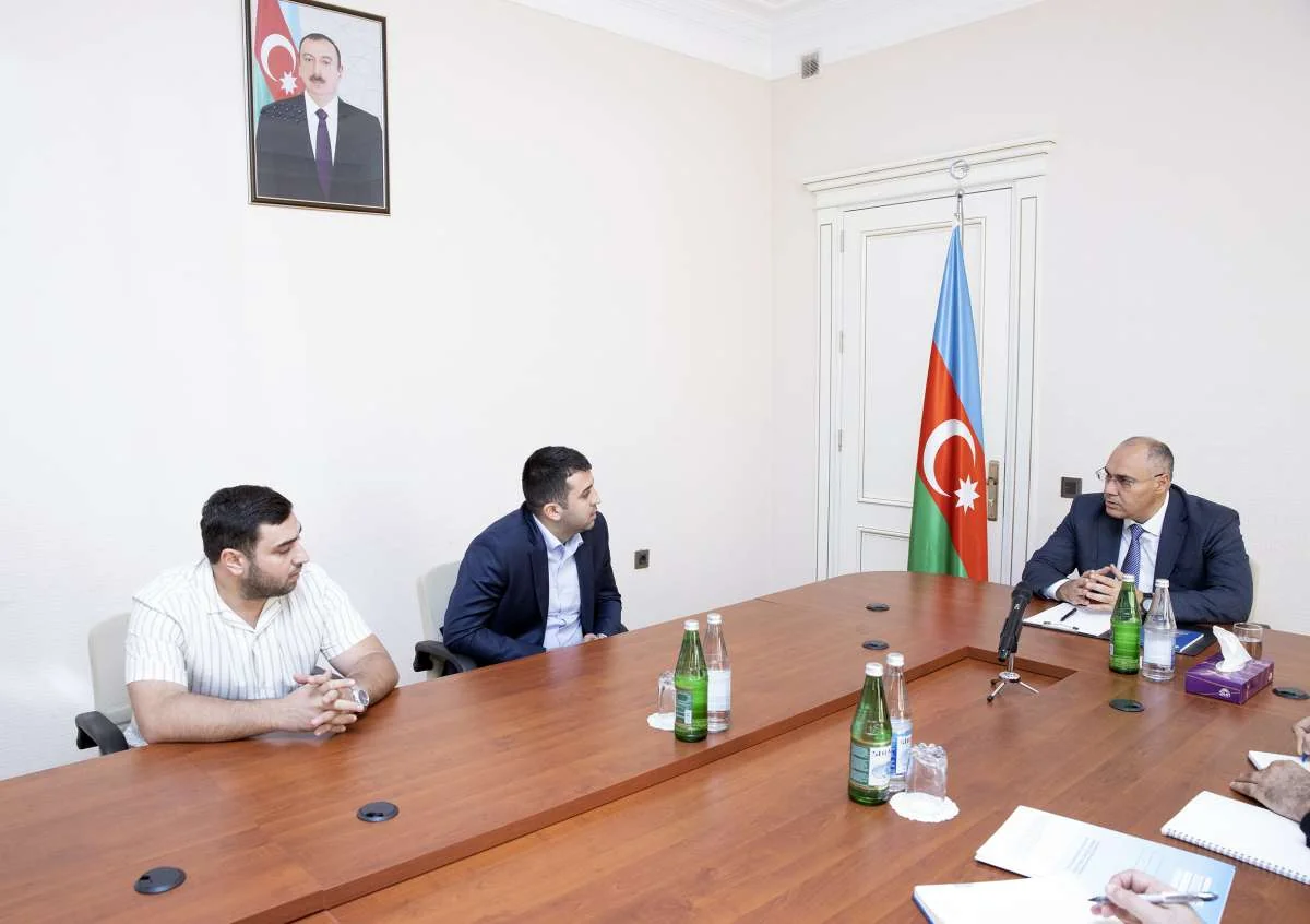 Səfər Mehdiyev Qobustanda vətəndaşları qəbul edib