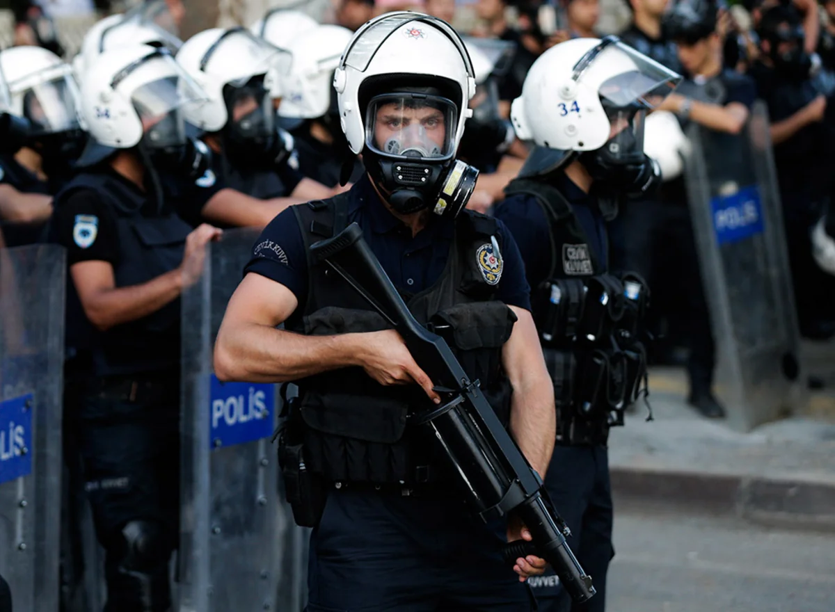 Türkiyədə Gülənlə əlaqələrdə şübhəli bilinərək saxlanılanların sayı 113 min nəfəri ötüb