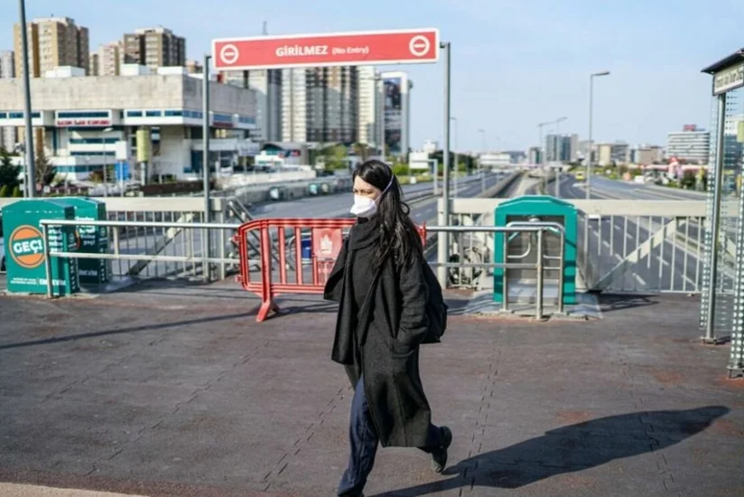 В Турции зафиксировали максимальный прирост заразившихся COVID-19