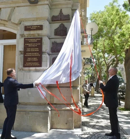 Ilham Aliyev, Andrzej Duda attend ceremony in Polish Architects Street