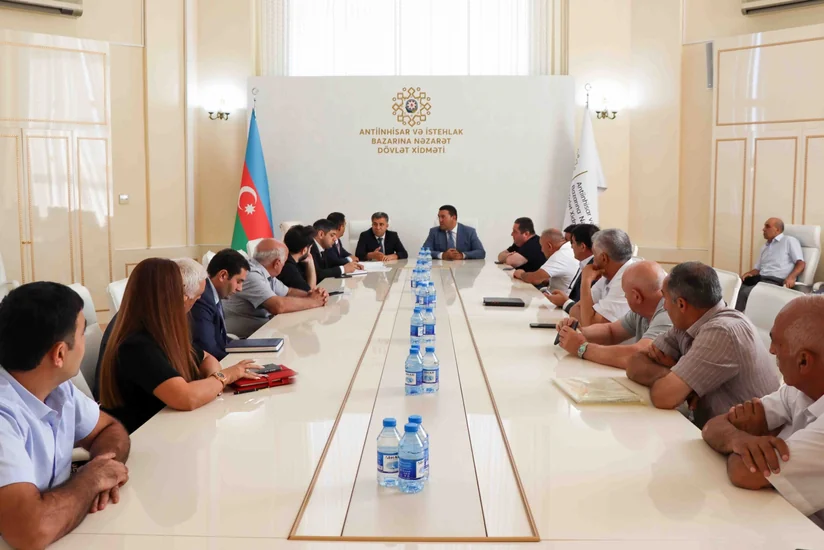 Dövlət Xidməti və Azəriqaz podratçı şirkətlərin problemlərini dinləyiblər