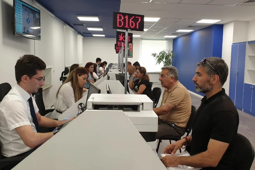 Azərbaycanda 7 ayda vergi ödəyicilərinə xidmət mərkəzlərində 392 min şəxs qəbul edilib