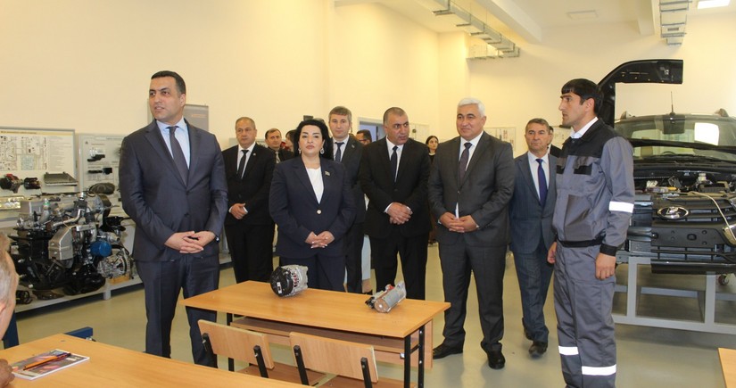 Bərdədə keçmiş məcburi köçkünlərə peşə hazırlığı üzrə sertifikatlar təqdim edilib