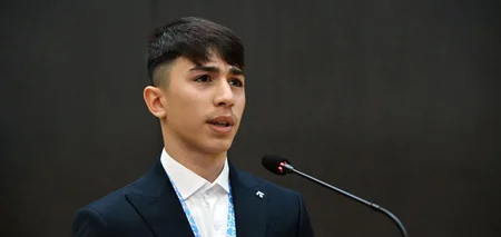 Nazir beynəlxalq yarışlarda uğur qazanan idmançılarla görüşüb