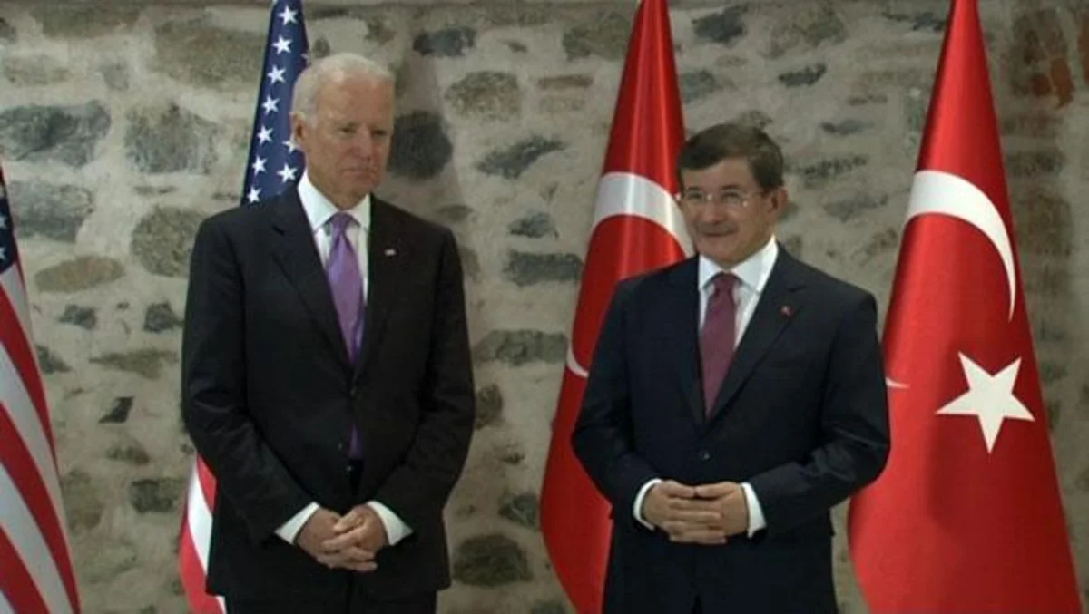 Davutoğlu Baydenlə Türkiyə-İraq münasibətlərini müzakirə edib