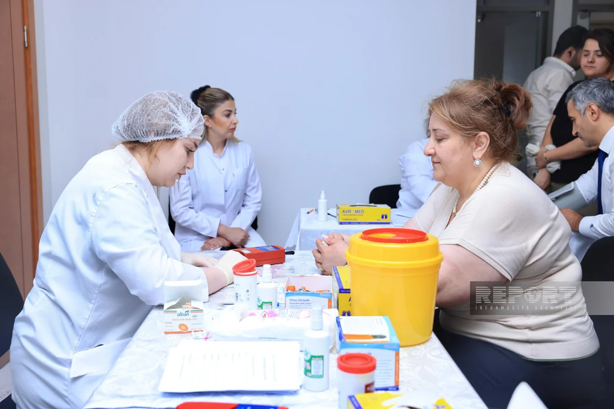 В Азербайджанском институте теологии проводится акция по сдаче крови в связи с днем Ашура