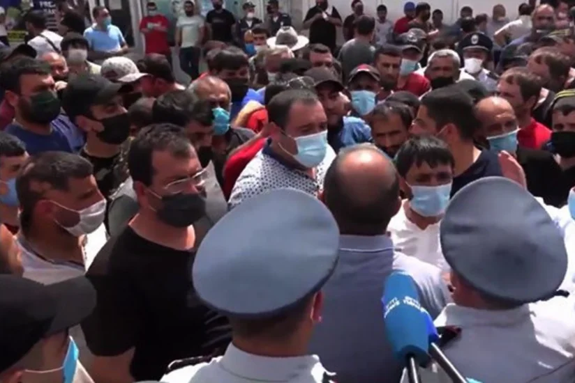 Ermənistanda bazarın bağlanmasına etiraz olaraq aksiya keçirilir