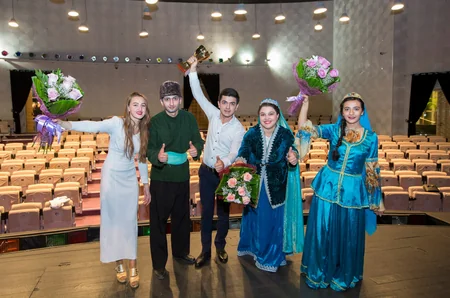 ASAN Könüllüləri Cəfər Cabbarlının “Solğun çiçəklər” əsərini səhnələşdirib - FOTO