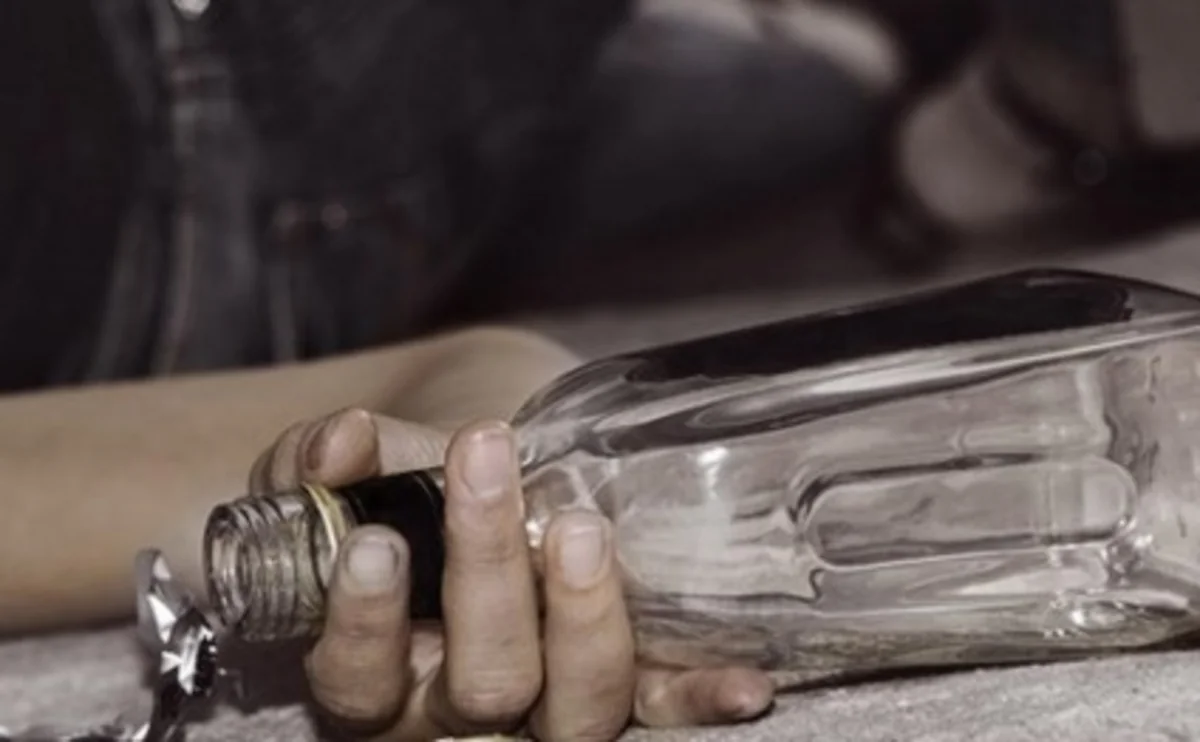 Bakıda Moldova vətəndaşı spirtli içkidən zəhərlənərək ölüb