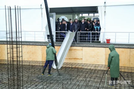 Bu gün Bakıda yeni əczaçılıq zavodunun təməli qoyulub