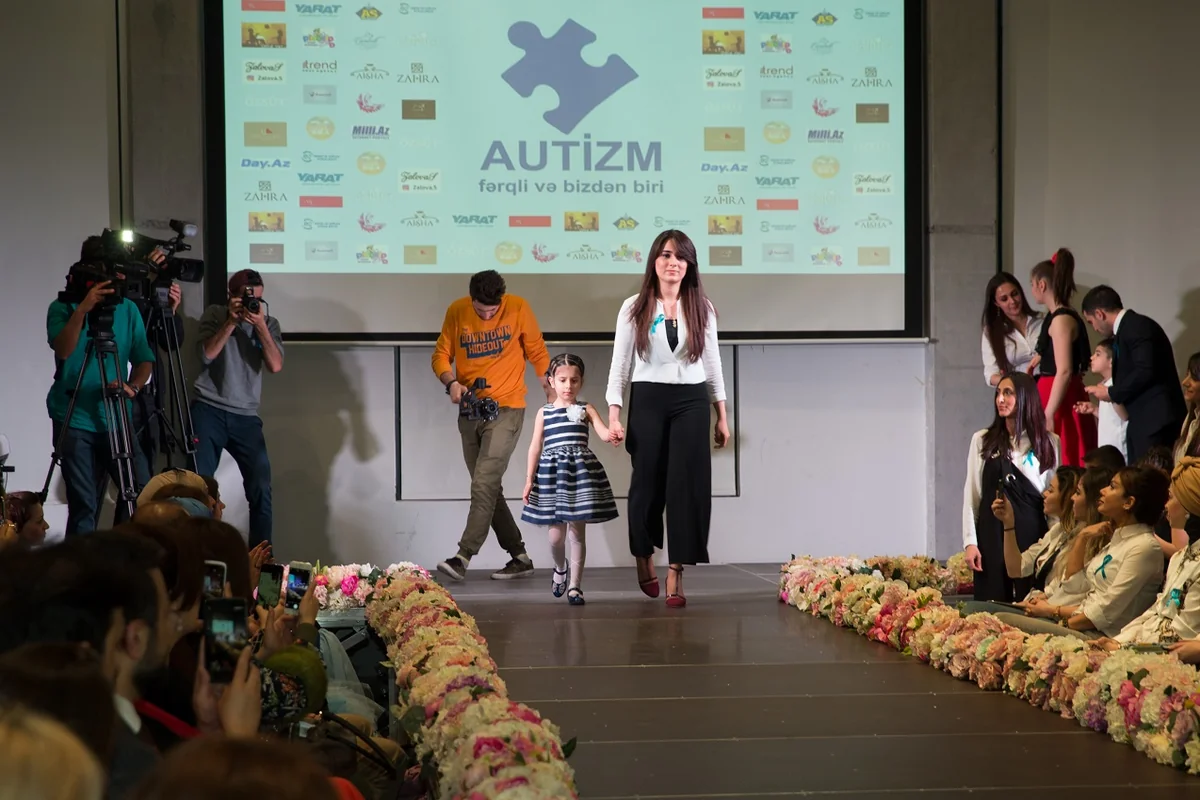 Bakıda autizmli uşaqlar podiuma çıxıblar