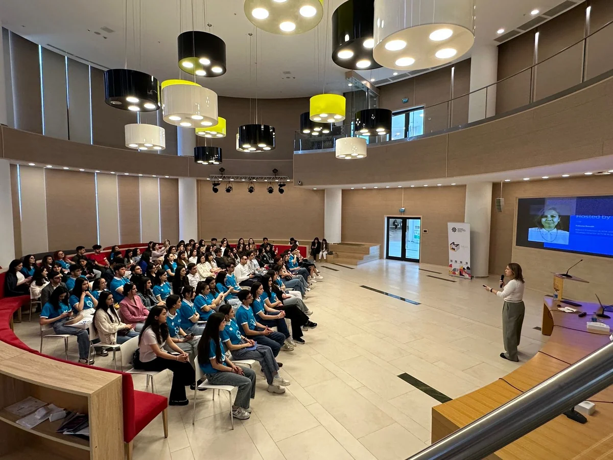 “MEDİAlab” layihəsi çərçivəsində ali məktəb tələbələri üçün seminar keçirilib