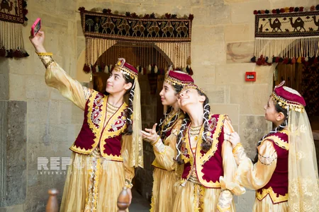 Əsrlərin yaddaşı layihəsinin təqdimatı keçirilib