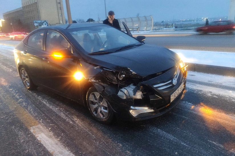 Bakıda bir neçə avtomobilin toqquşması tıxac yaratdı - FOTO - VİDEO - YENİLƏNİB