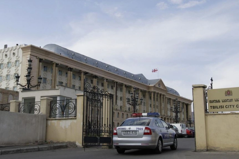 Tbilisi şəhər məhkəməsi: Gürcüstanın ədliyyə naziri qanunu pozub