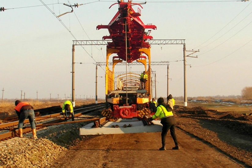 Padar stansiyasında yeni yoldəyişənlər quraşdırılır