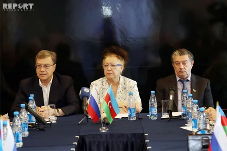 В Баку проходит страновая конференция общественных организаций российских соотечественников в Азербайджане
