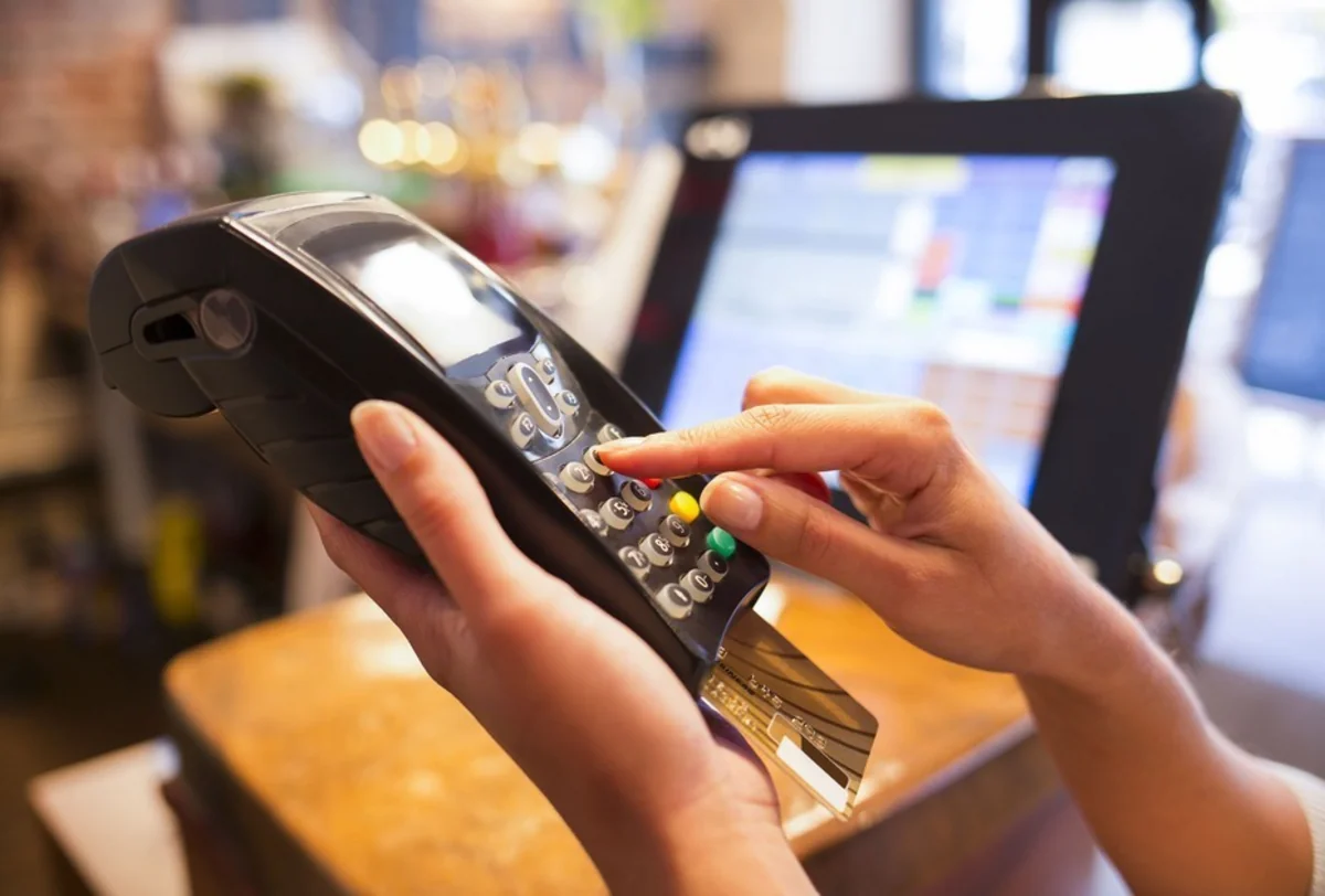 Azərbaycanda POS-terminallarla ödənişlərin ümumi məbləği 18% artıb