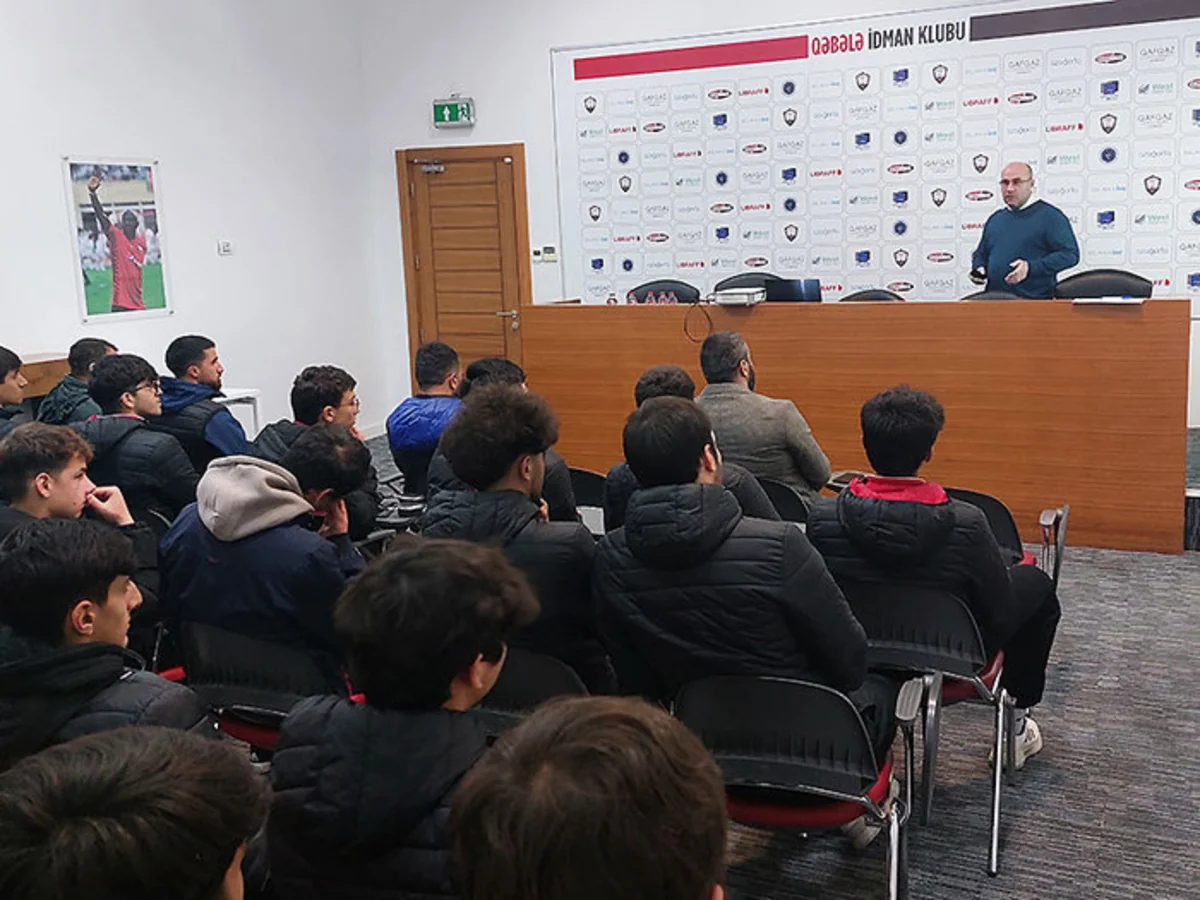 “Qəbələ” akademiyasının komandaları üçün danışılmış oyunlarla bağlı seminar keçirilib