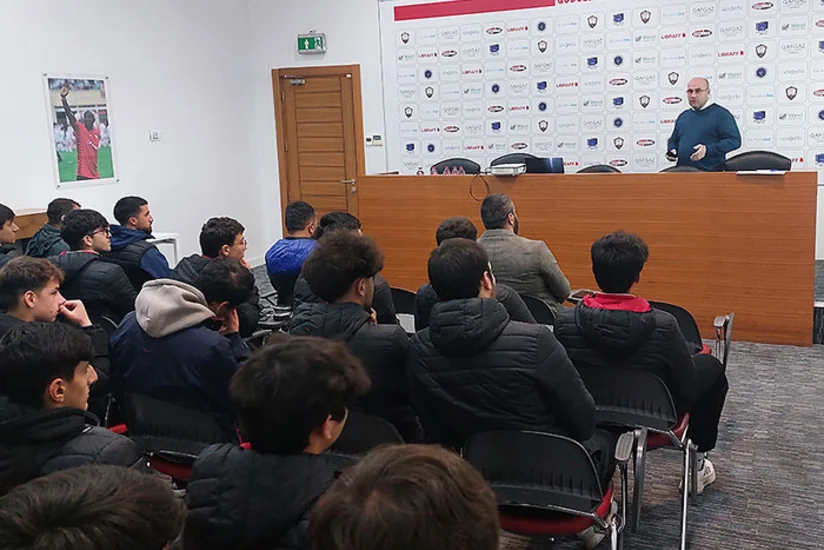 “Qəbələ” akademiyasının komandaları üçün danışılmış oyunlarla bağlı seminar keçirilib