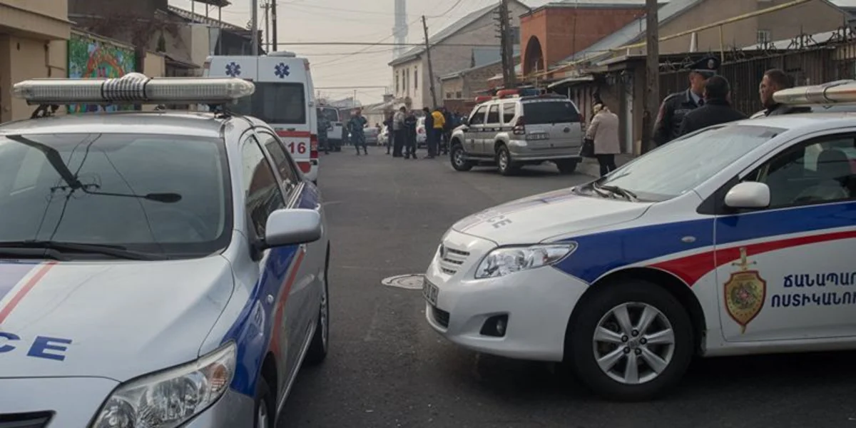 ​В Ереване из захваченного здания полиции освобожден еще один заложник