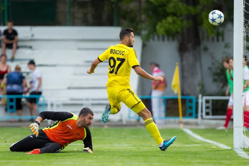 Bakıda Qarabağla qarşılaşan Şerifin futbolçusunun qolu sınıb