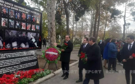 XİN nümayəndələri Gəncədə terror aktı qurbanlarının xatirəsini yad ediblər