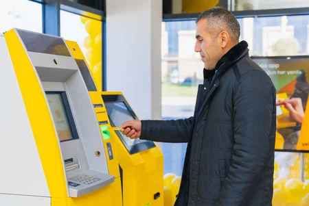 Yelo Bank LUKOYLla əməkdaşlıq çərçivəsində özünəxidmət mərkəzini açdı