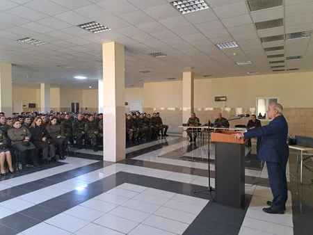 FHN-in hərbi hissələrində “Heydər Əliyev İlinə həsr olunan silsilə tədbirlər keçirilib