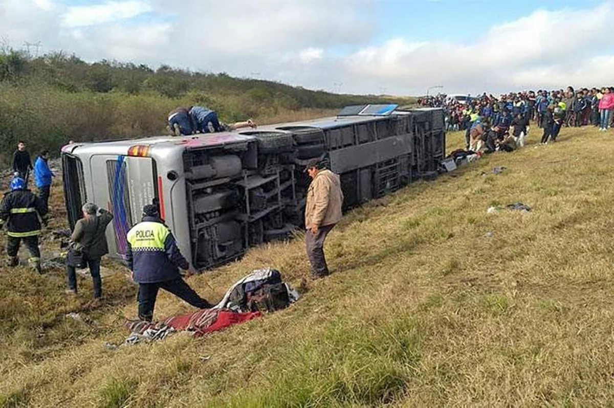 В Аргентине не менее 13 человек погибли в ДТП с автобусом