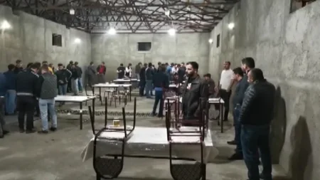 Bakıda “Kəlbəcər” restoranında karantini pozan şəxslər saxlanıldı - VİDEO