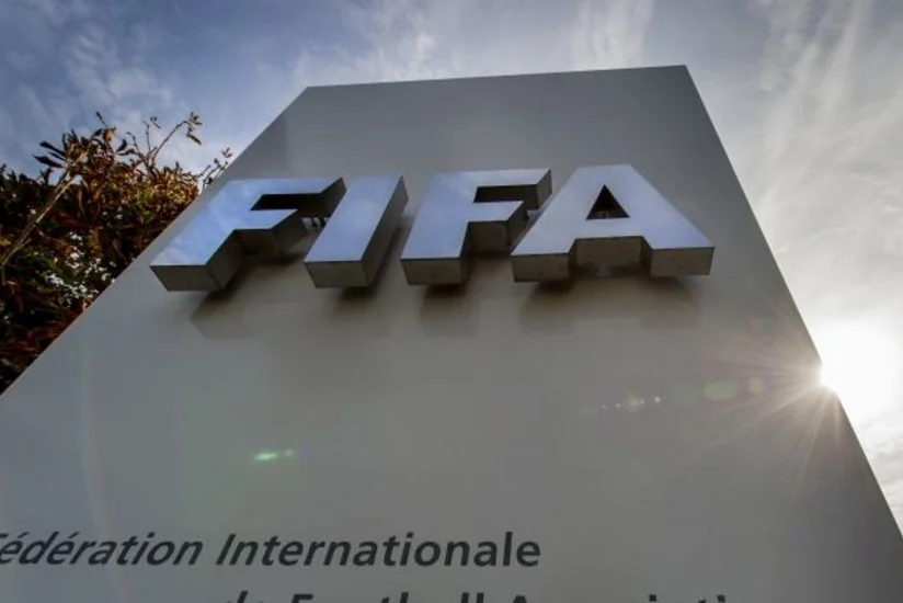 FİFA yay transfer pəncərəsinin vaxtını dəyişə bilər