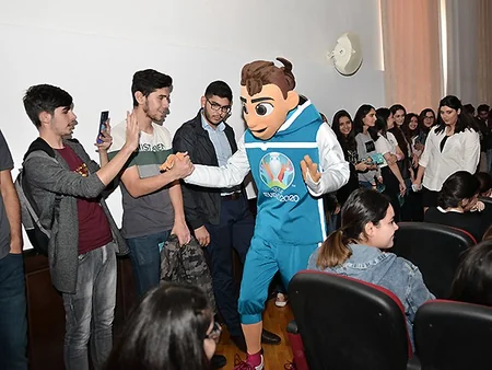AVRO-2020: Azərbaycan Dillər Universitetinin tələbə və müəllim heyəti ilə görüş keçirilib