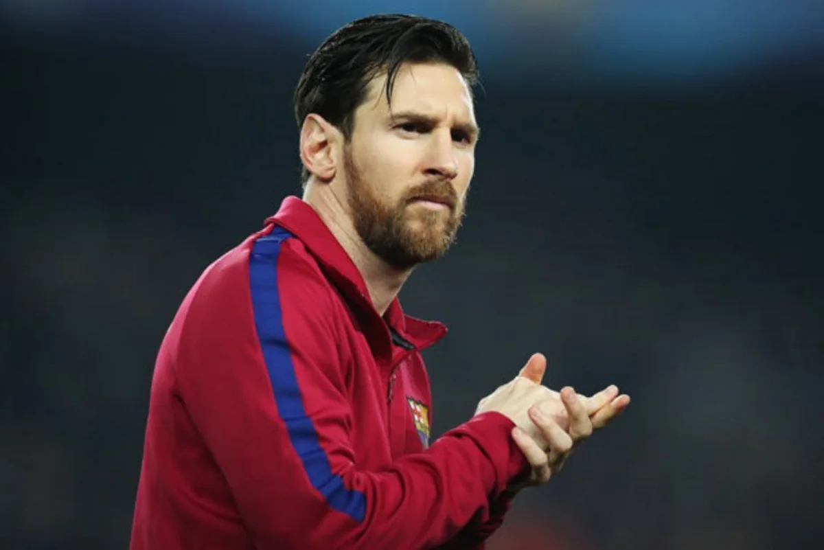 Lionel Messi Barselonanın məşqində baxımlı qol vurub - VİDEO