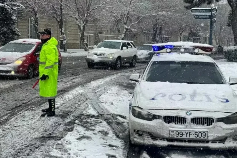 Дорожная полиция призвала водителей не пользоваться личным транспортом в непогоду
