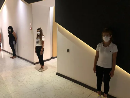 Bakıda karantini pozan kafe icarədarı və 8 nəfər saxlanıldı